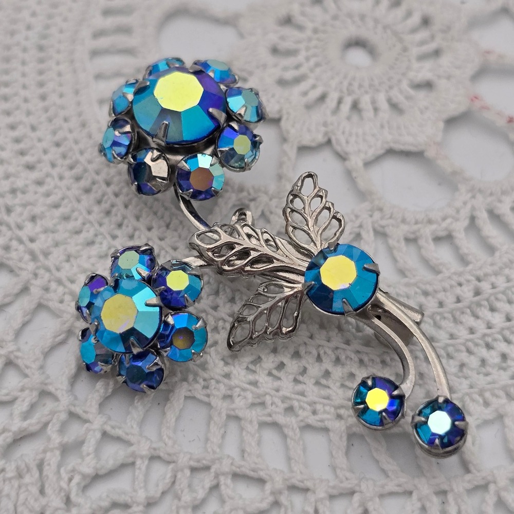 Vintage Blue AB Rhinestone Floral Brooch Silver Tone Flower Pin